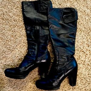 Kenneth Cole black boots